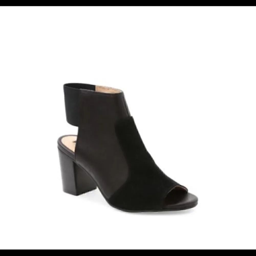 Kensie“Evanna”suede peep toe ankle booties 8.5